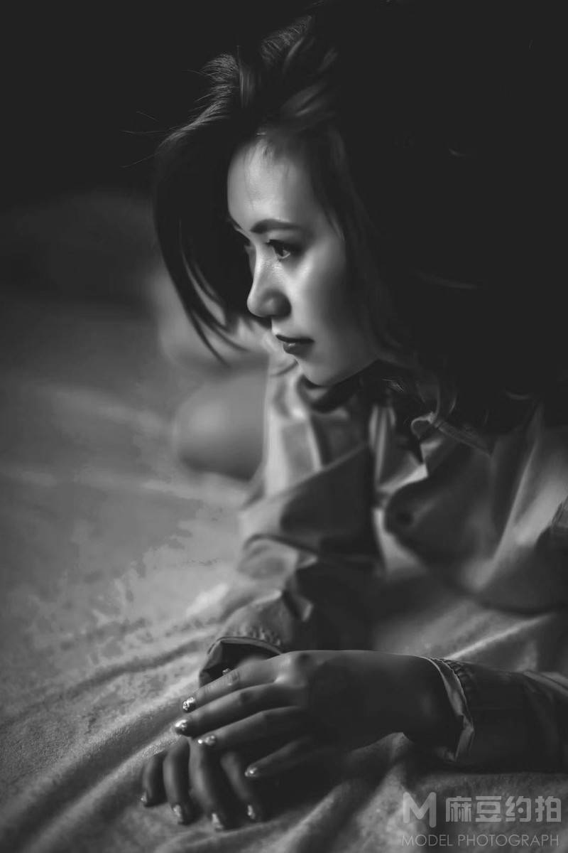 情绪模特