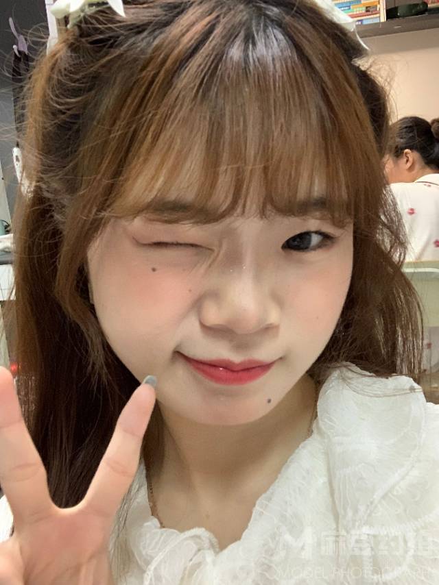妆容模特