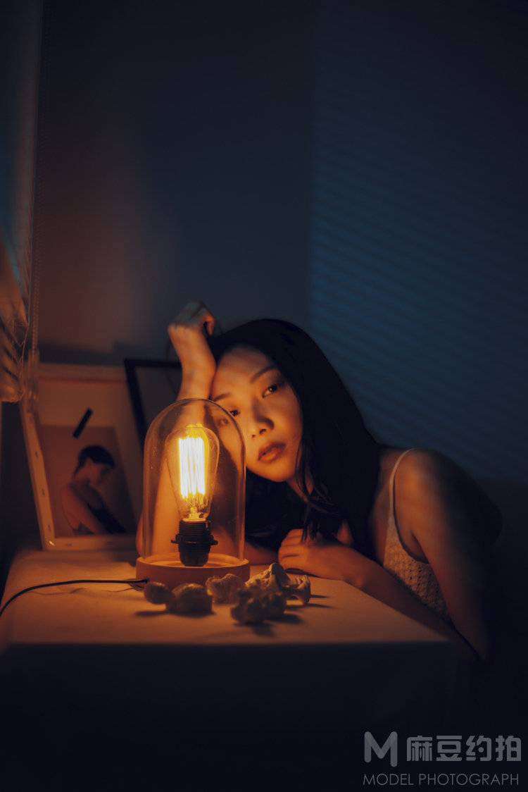 情绪模特