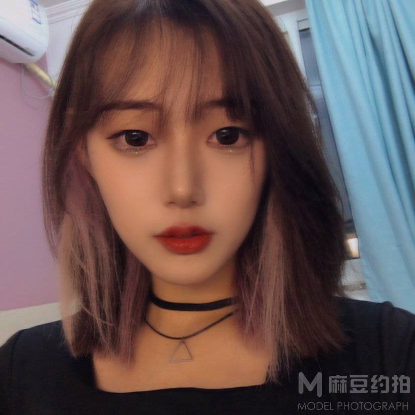 黑白模特