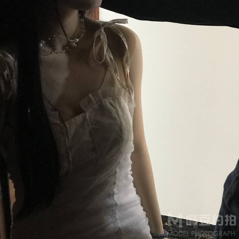 黑白模特