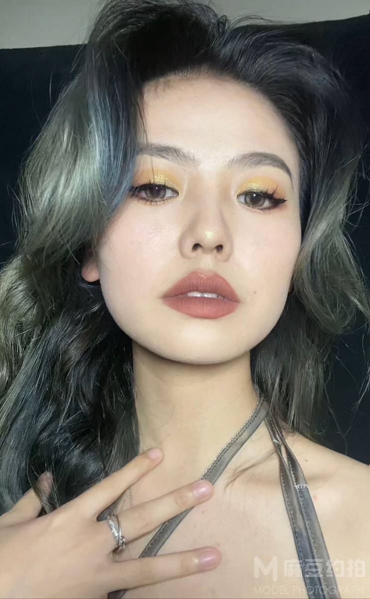 妆容模特