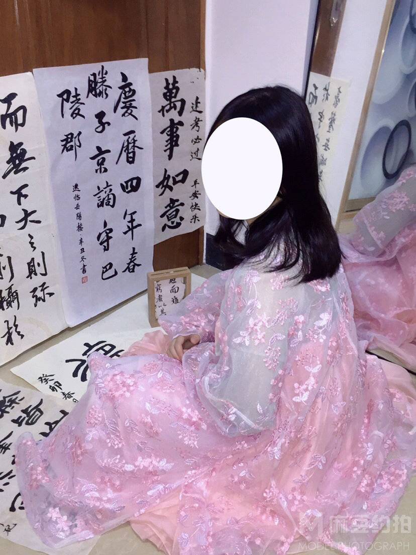 校园模特