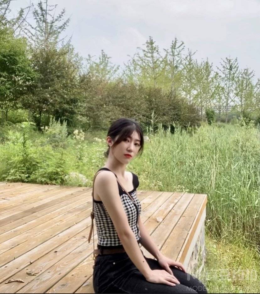 清新模特