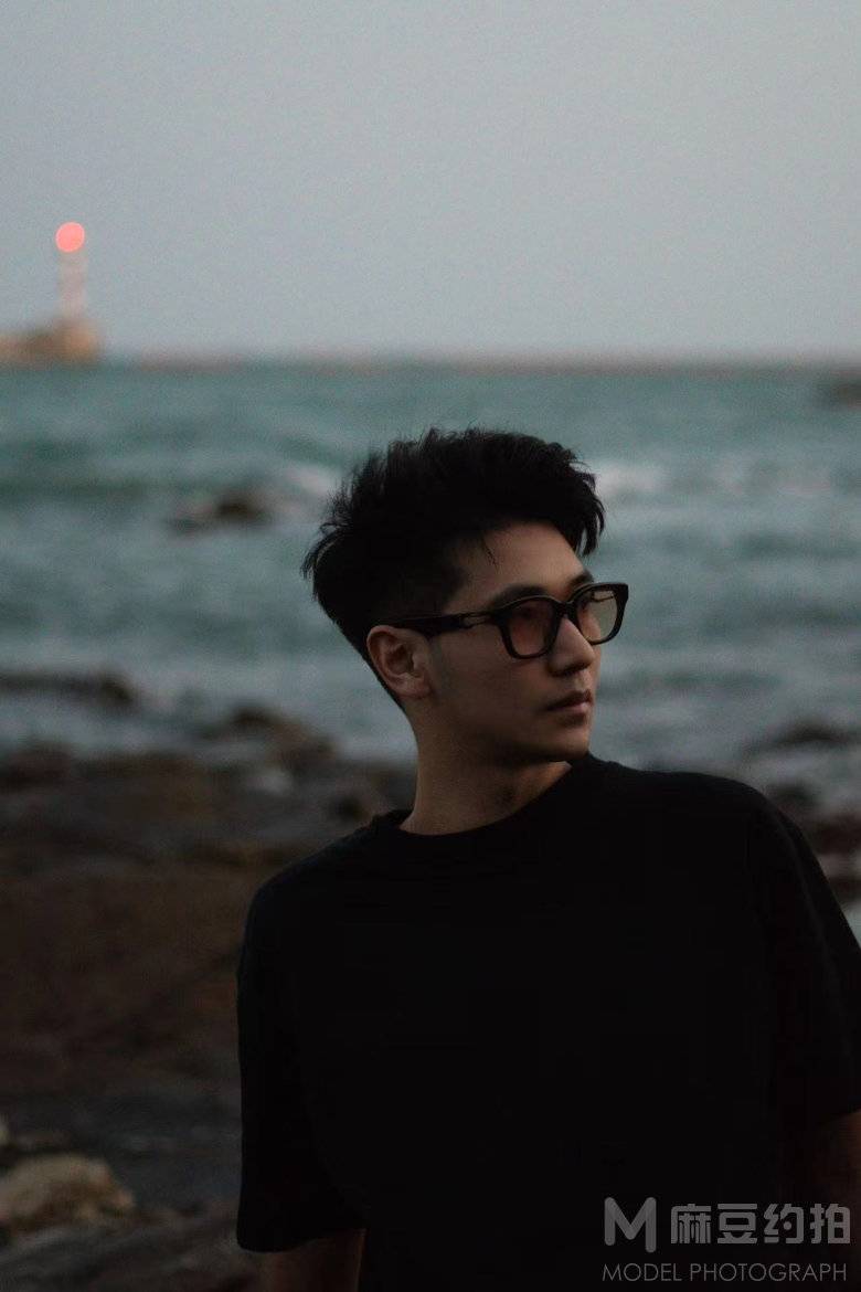 黑白模特