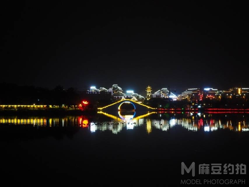 夜景模特
