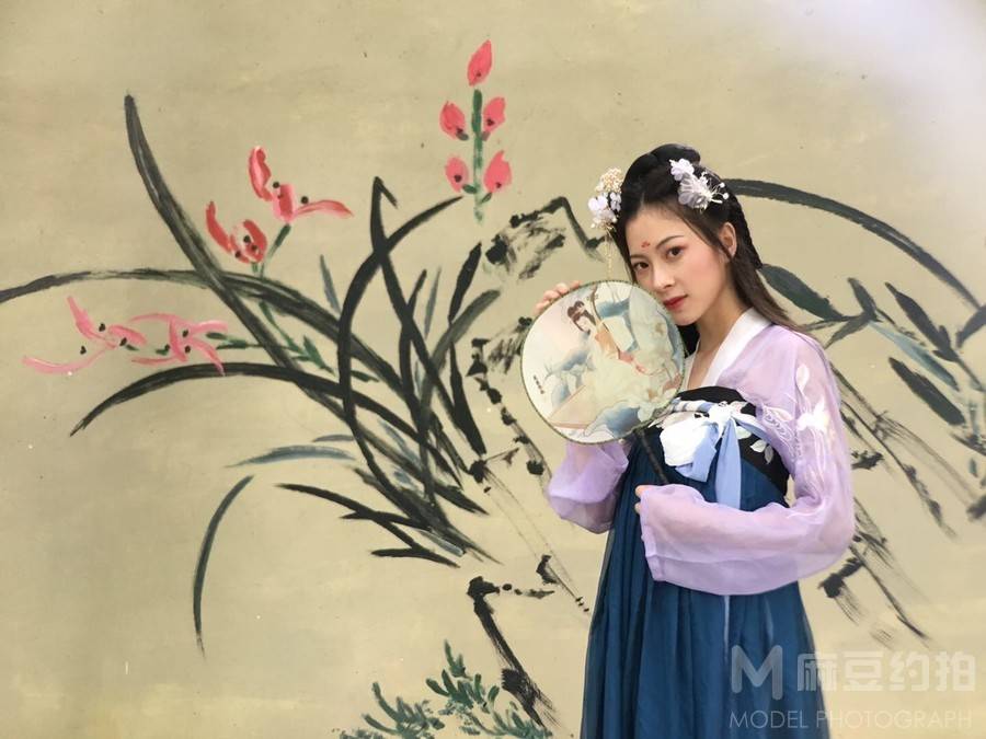 情绪模特