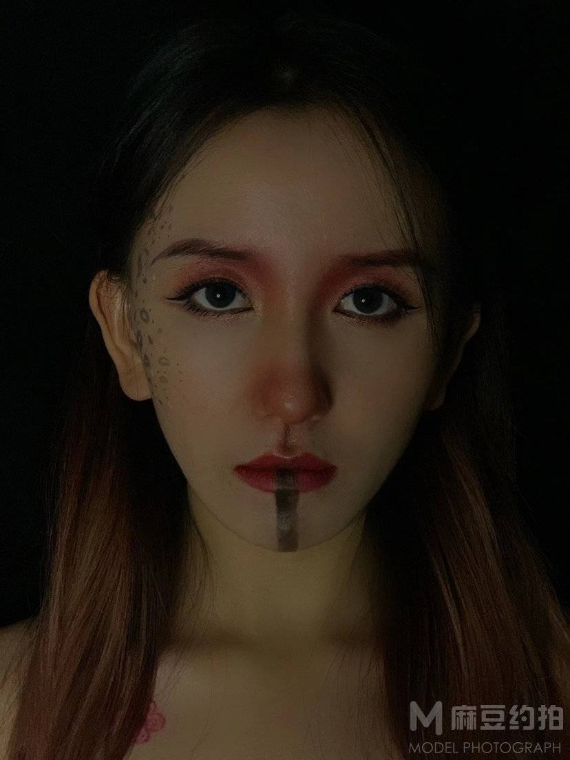 妆容模特