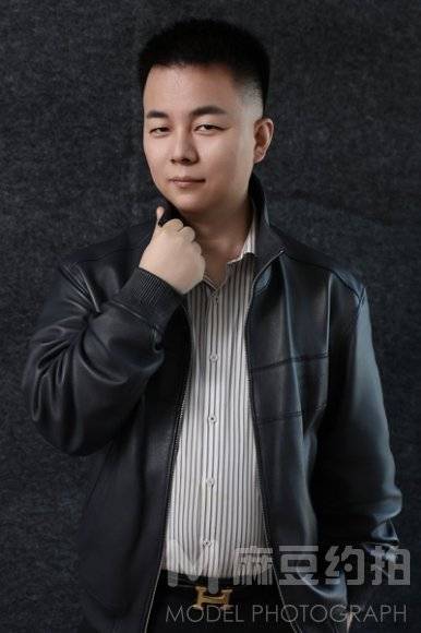 黑白模特