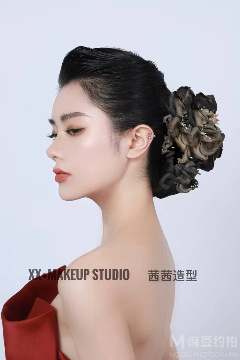 妆容模特