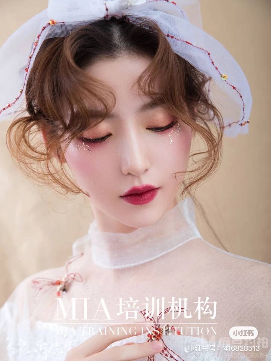 妆容模特