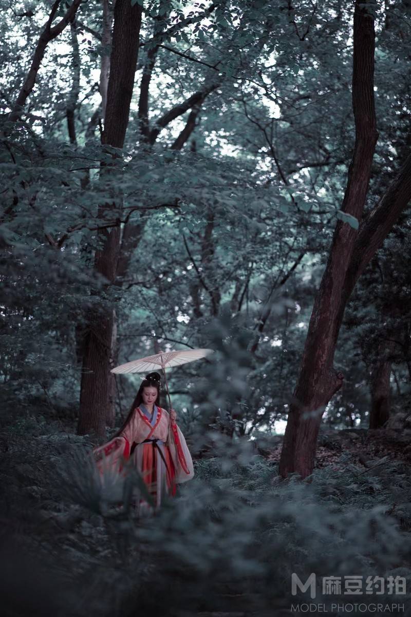 情绪模特