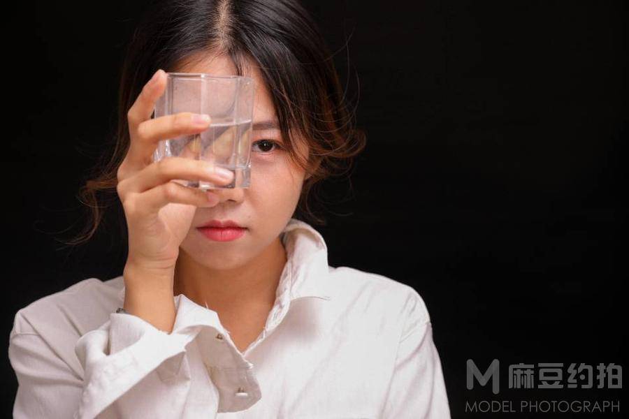情绪模特