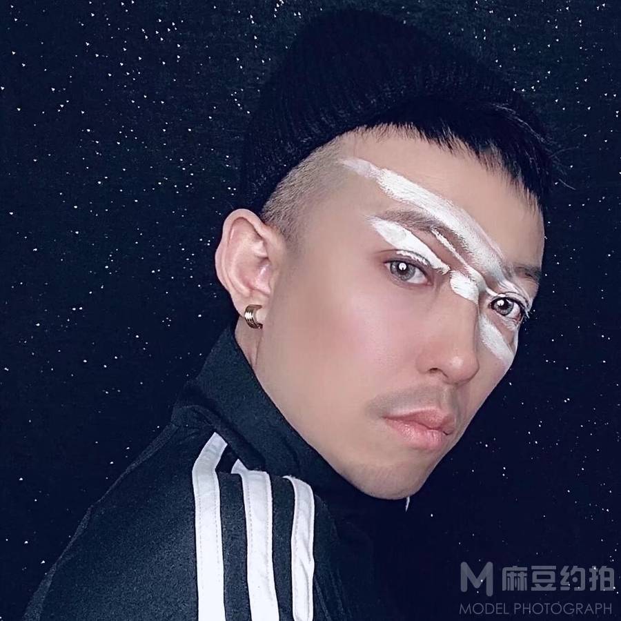 妆容模特