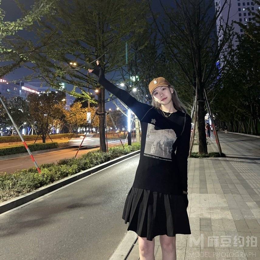 情绪模特