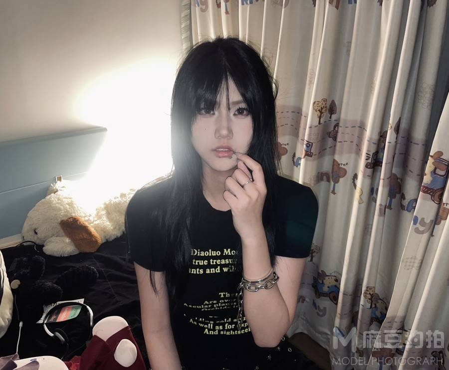 黑白模特