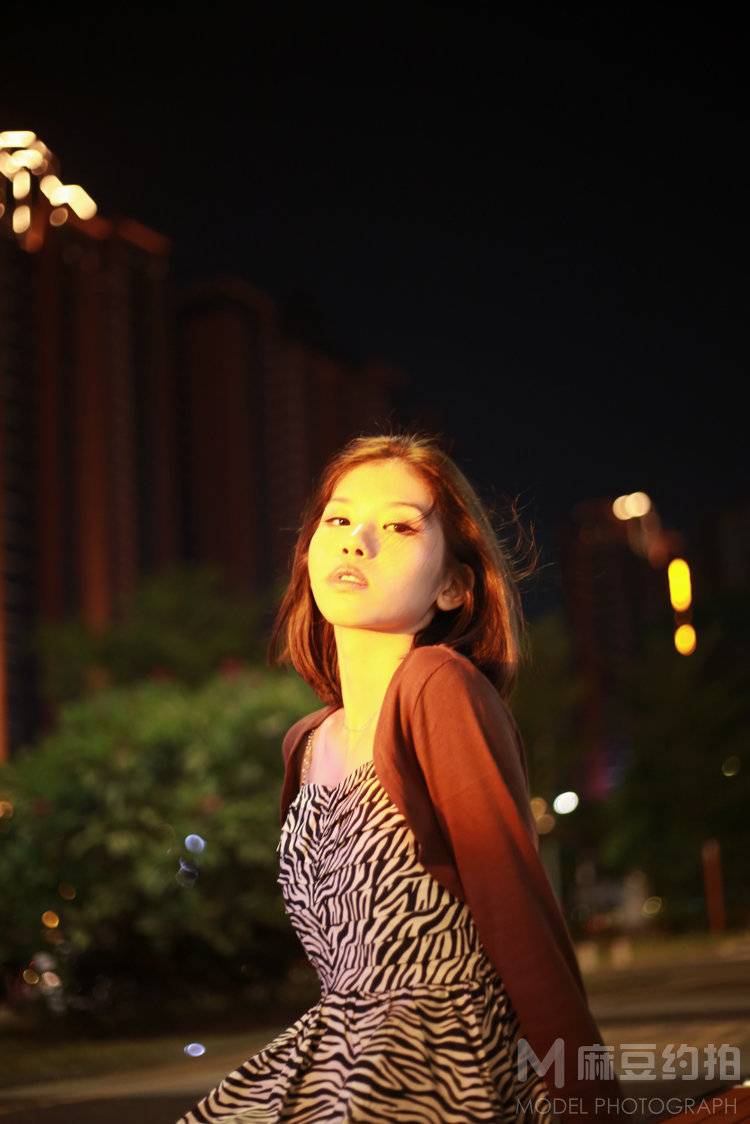 夜景模特