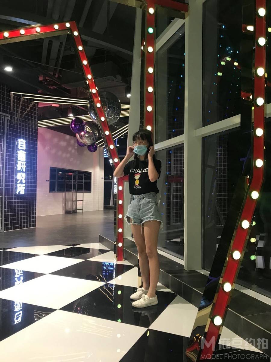 校园模特