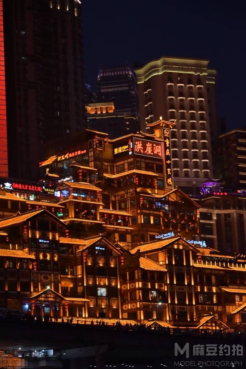 夜景模特