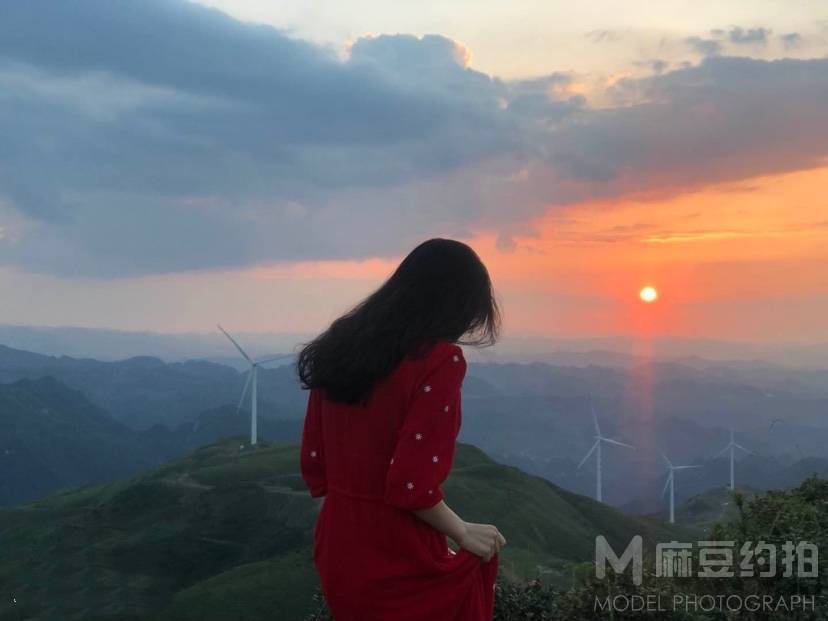 情绪模特