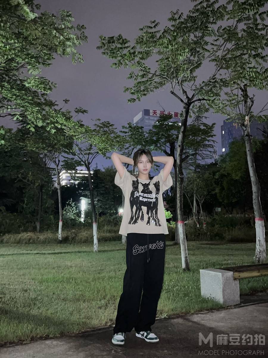 夜景模特
