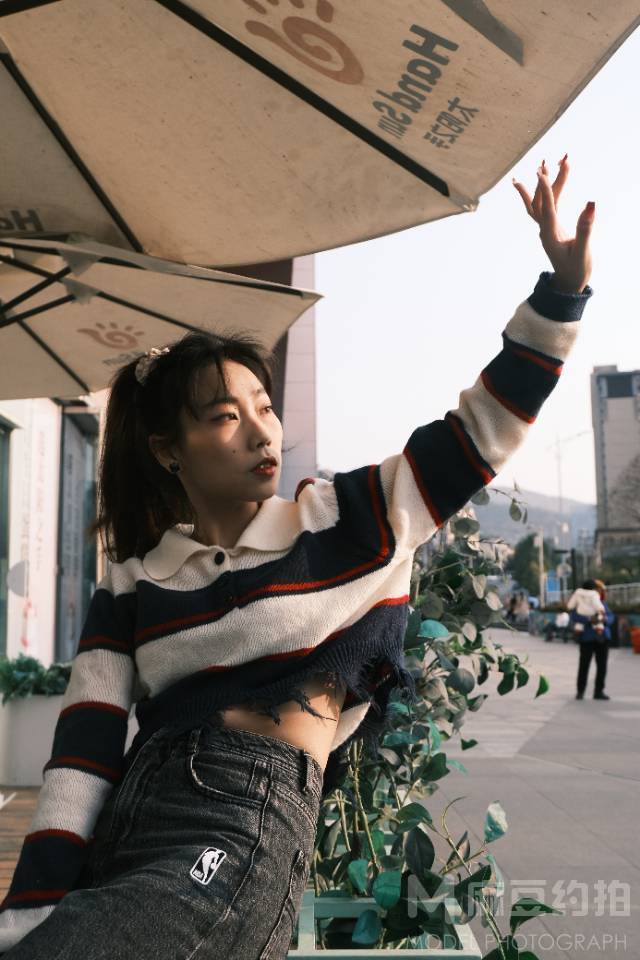 情绪模特