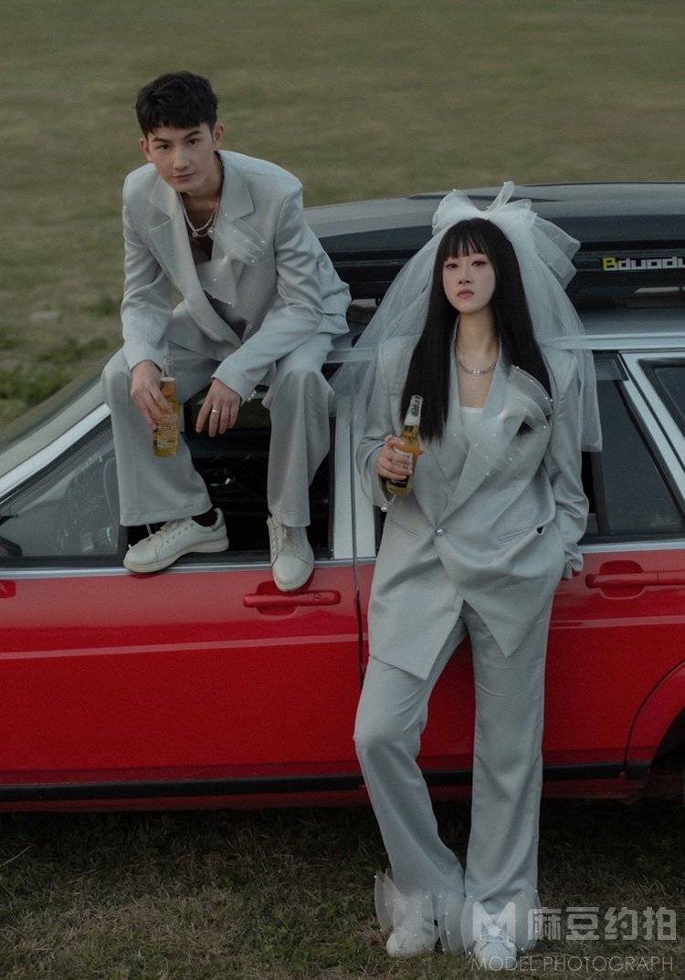 黑白模特