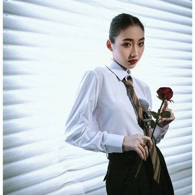 黑白模特