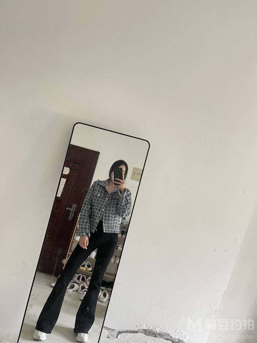 黑白模特