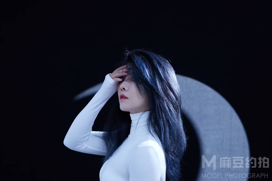 黑白模特