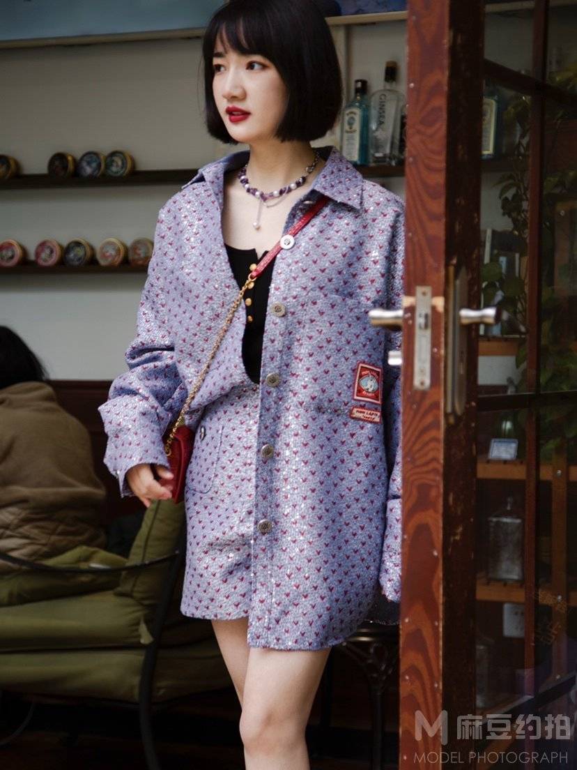 情绪模特