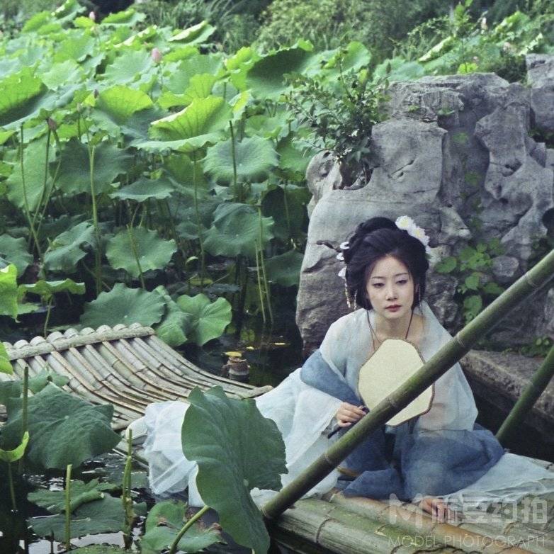 黑白模特