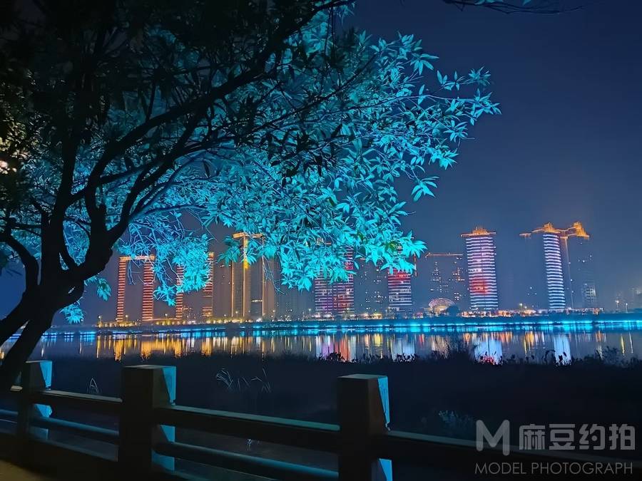 夜景模特