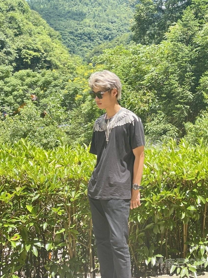 纪实模特