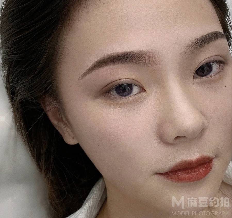 妆容模特