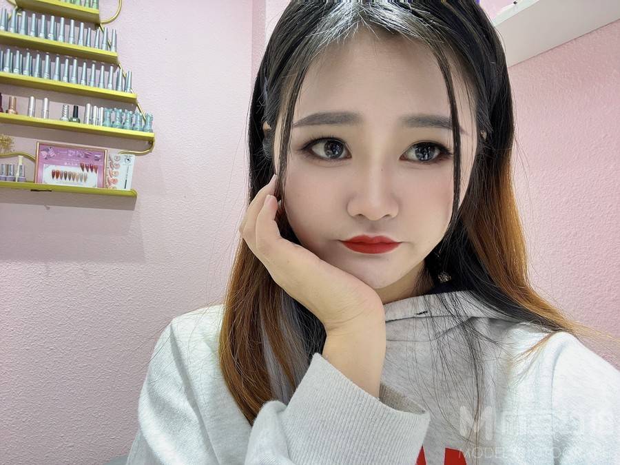 清新模特