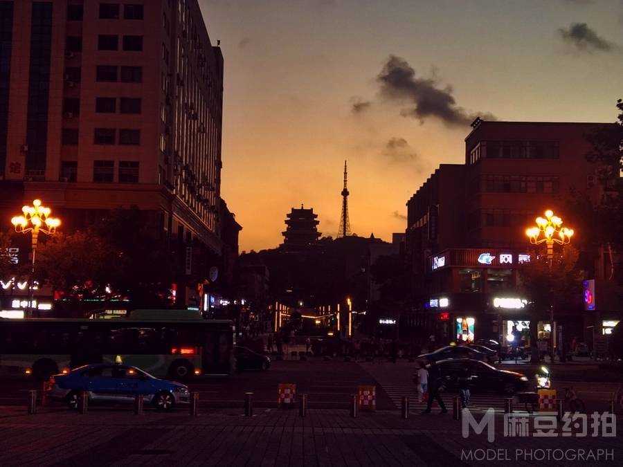 夜景模特