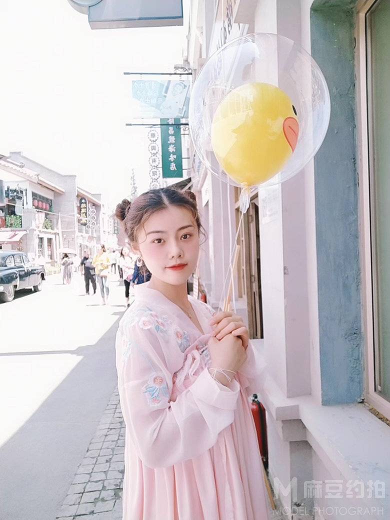 汉服模特