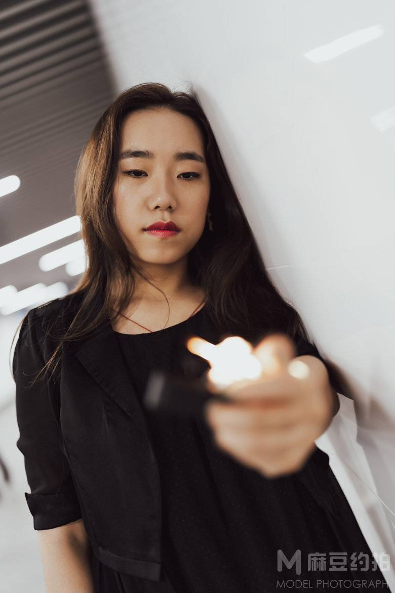 情绪模特