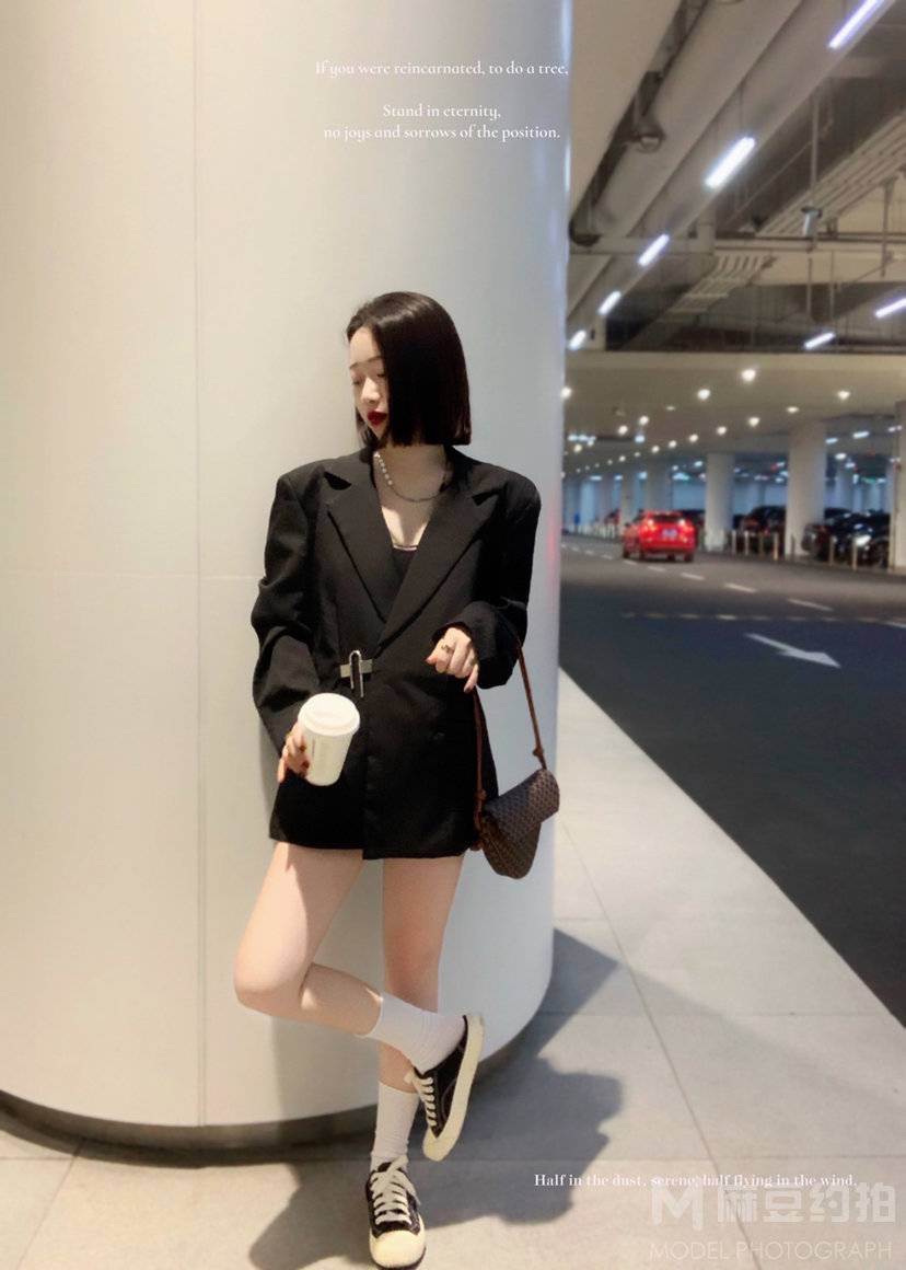 黑白模特