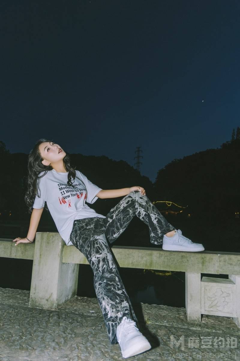夜景模特