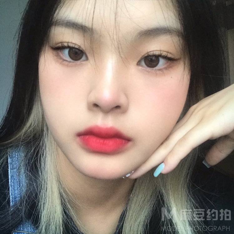 少女模特