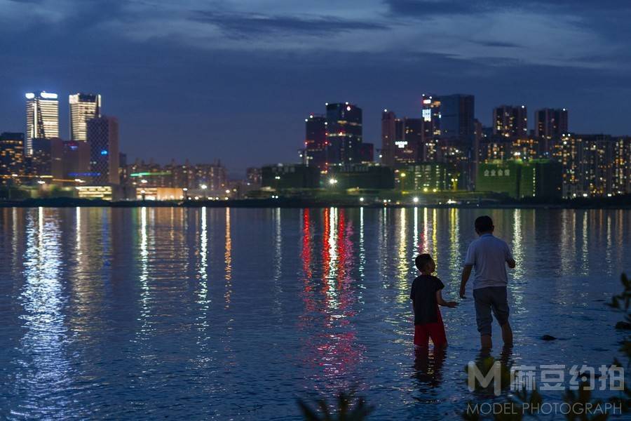 夜景模特