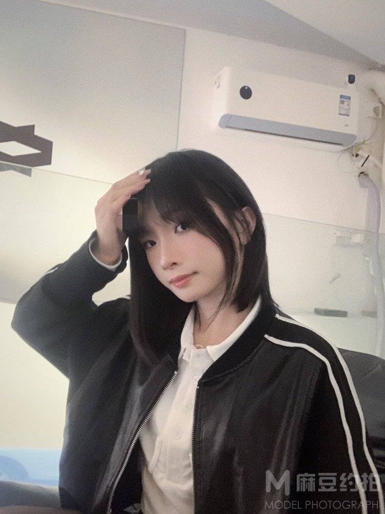 黑白模特