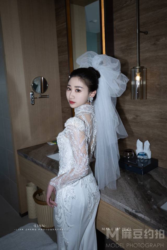 黑白模特