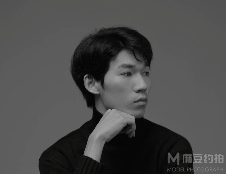 黑白模特