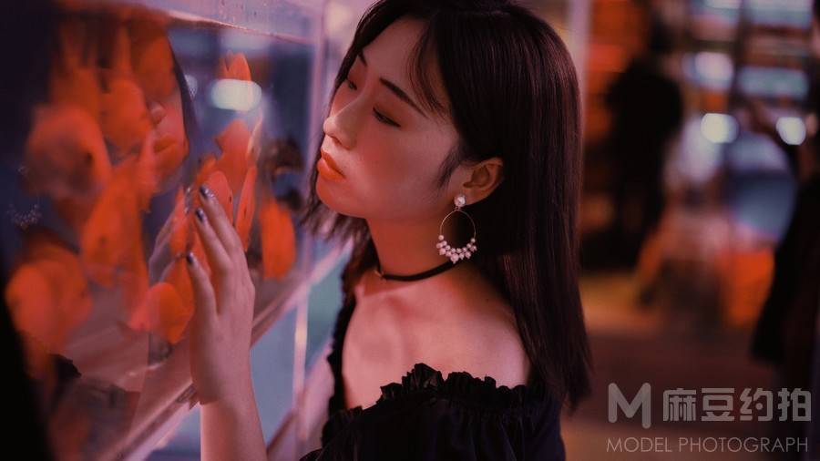 情绪模特
