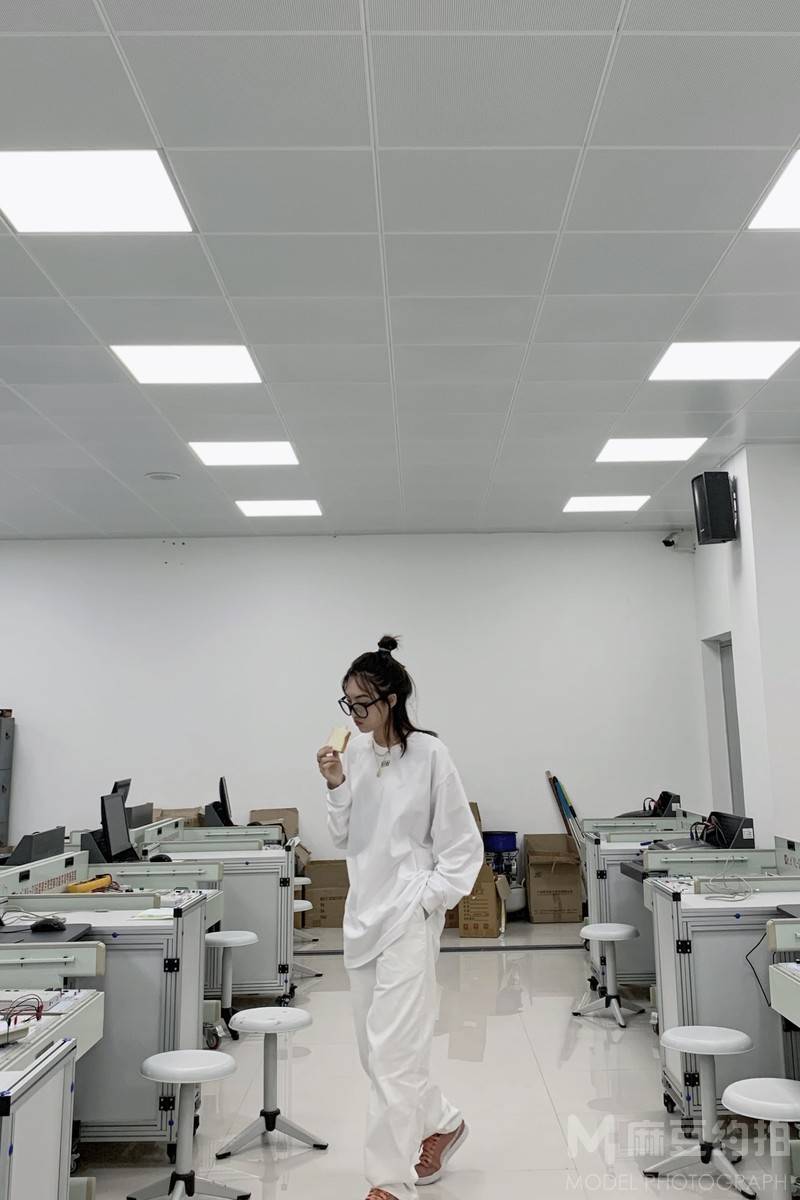 校园模特