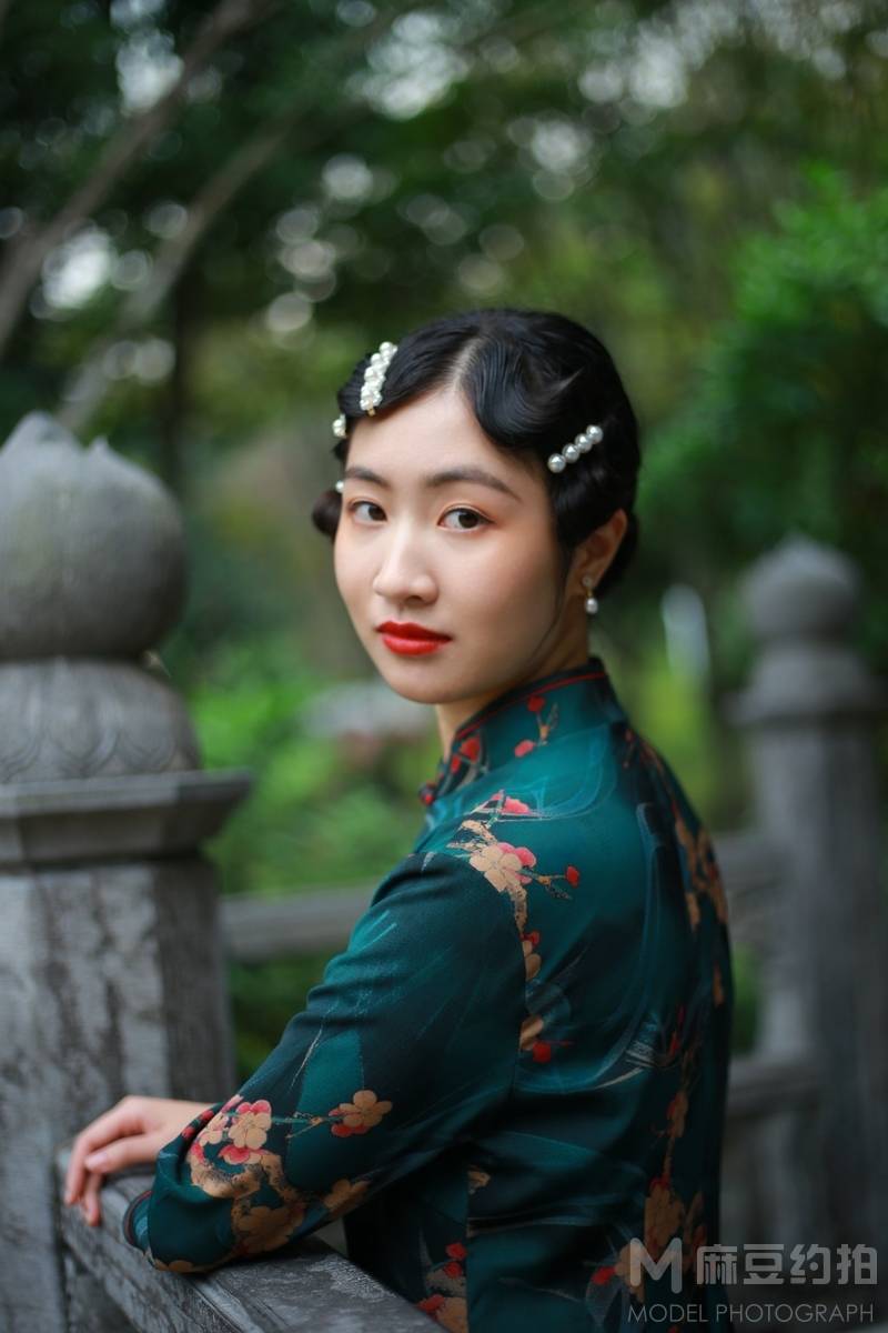 黑白模特