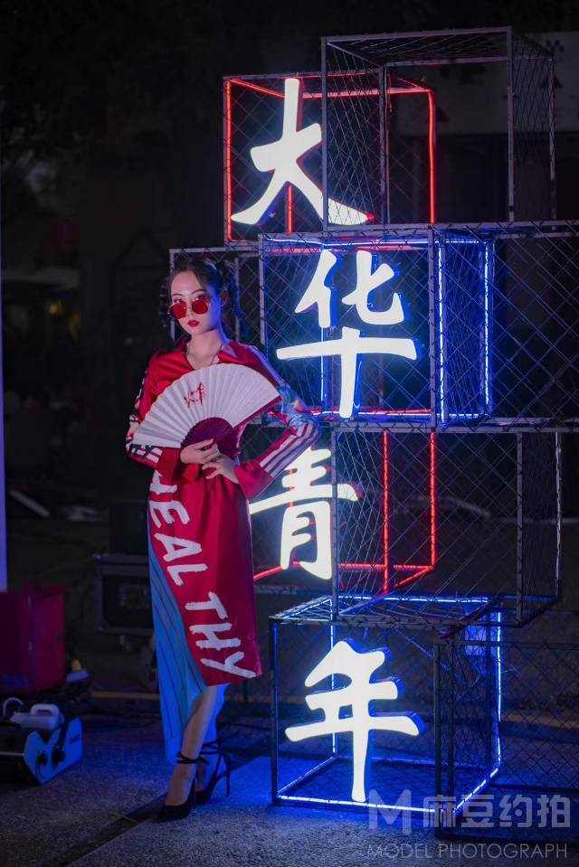 夜景模特
